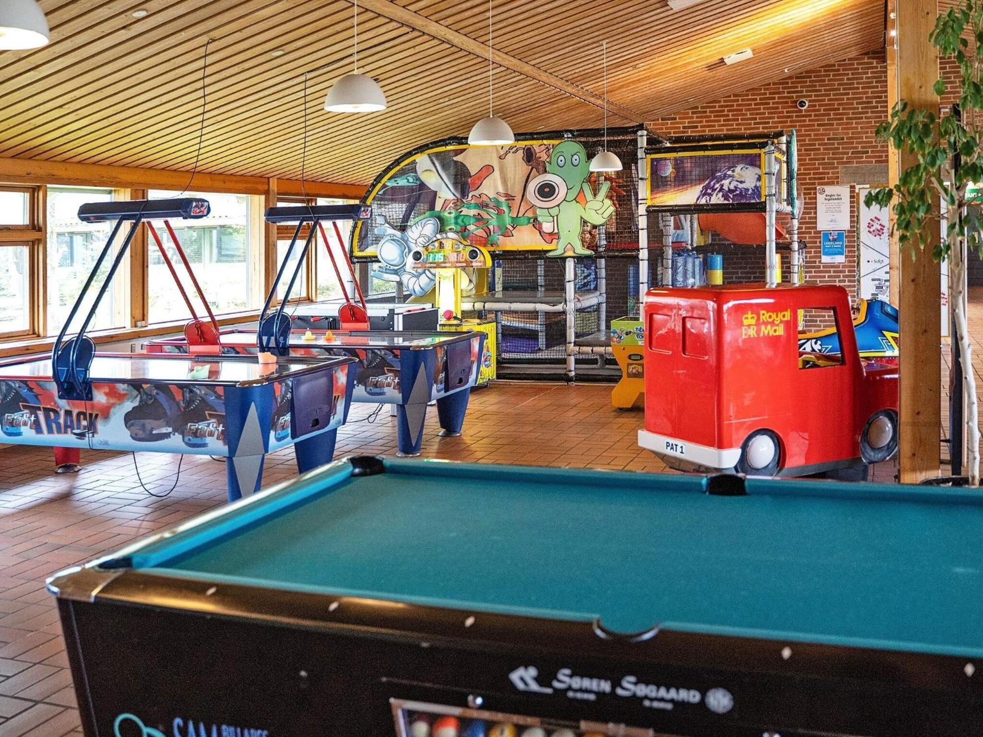6 Person Holiday Home On A Holiday Park In גיללייה מראה חיצוני תמונה